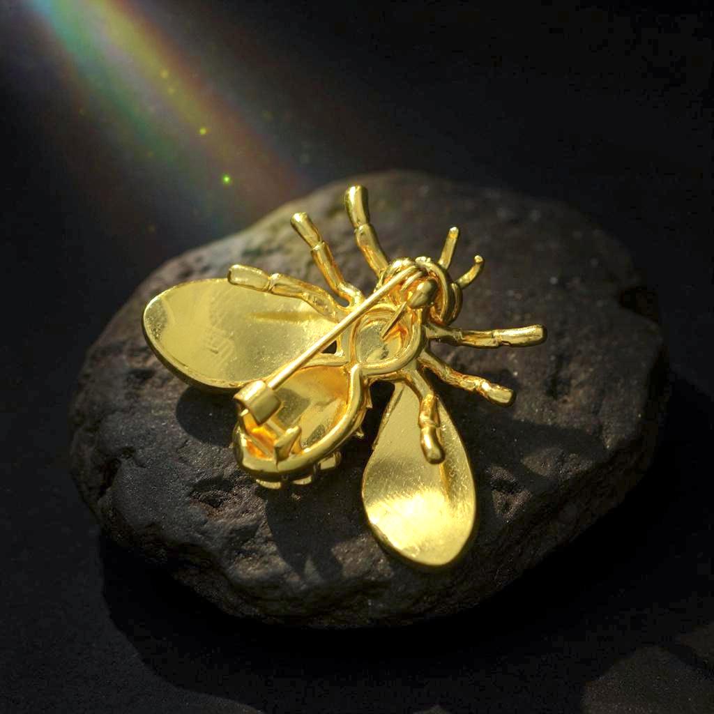 Queen Bee Brooch with Agate, Handmade Nature Inspired Insect Pin, Good Luck Charm, Meaningful Gift for Her