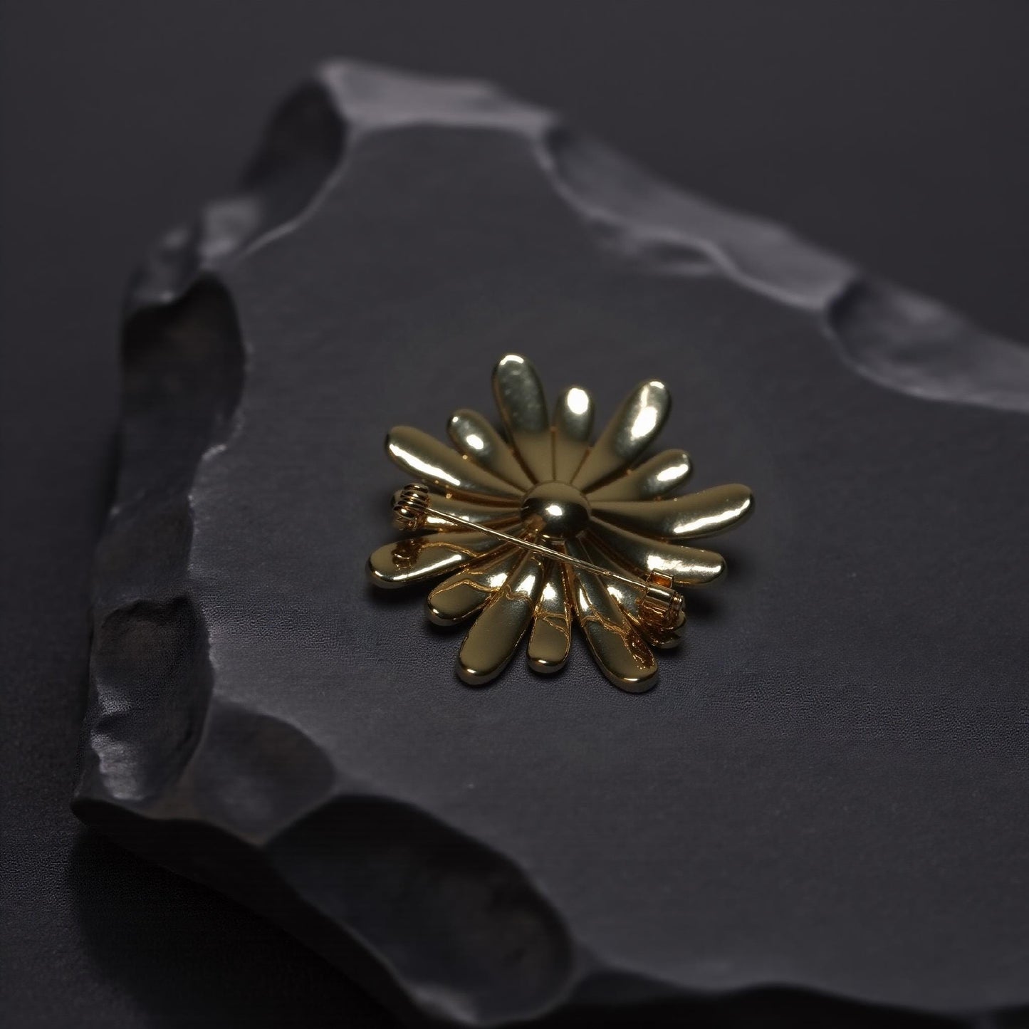 Daisy Brooch With Pearl, Fine Peacock Feather Art, Handmade Flower Jewelry, Unique Christmas Gift