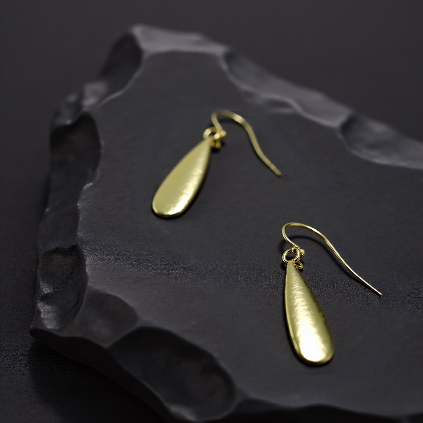 Elegant Diancui Peacock Feather Earrings - Customizable Minimalist Jewelry