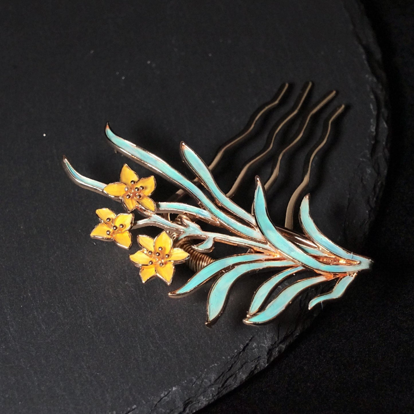 Daffodil Hair Comb, Blue Feather Floral Hair Slide, Gold Narcissus Jewelry, Unique Gift for Her, Dian Cui