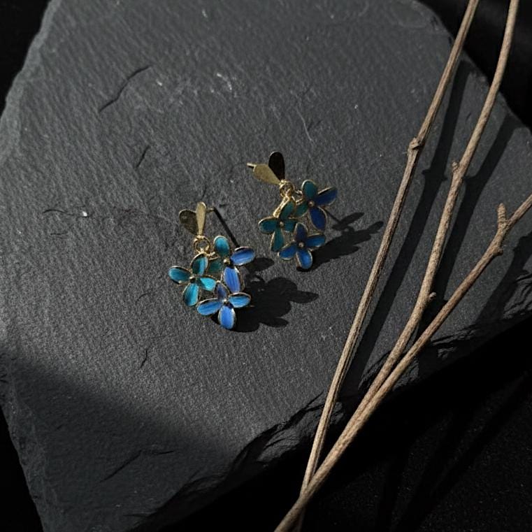 Blue Hydrangea Flower Stud Earrings, Feather Art Jewelry, Vintage Style Forget Me Not, Romantic Gold Heart Gift for Her