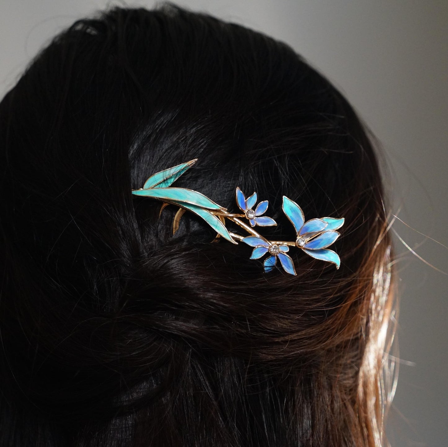 Blue Iris Hair Comb, Crystal Gradient Feather Slide, Vintage Style Floral Headpiece, Unique Gift for Her