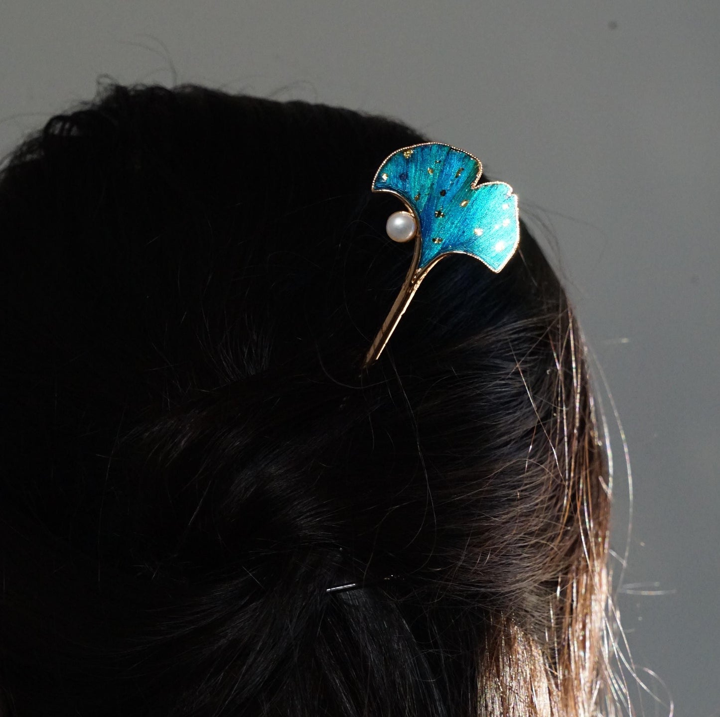 Blue Ginkgo Leaf Hair Stick, Peacock Feather Hairpin, Gold Leaf & Pearl Jewelry, Art Nouveau Botanical, Meaningful Gift for Her