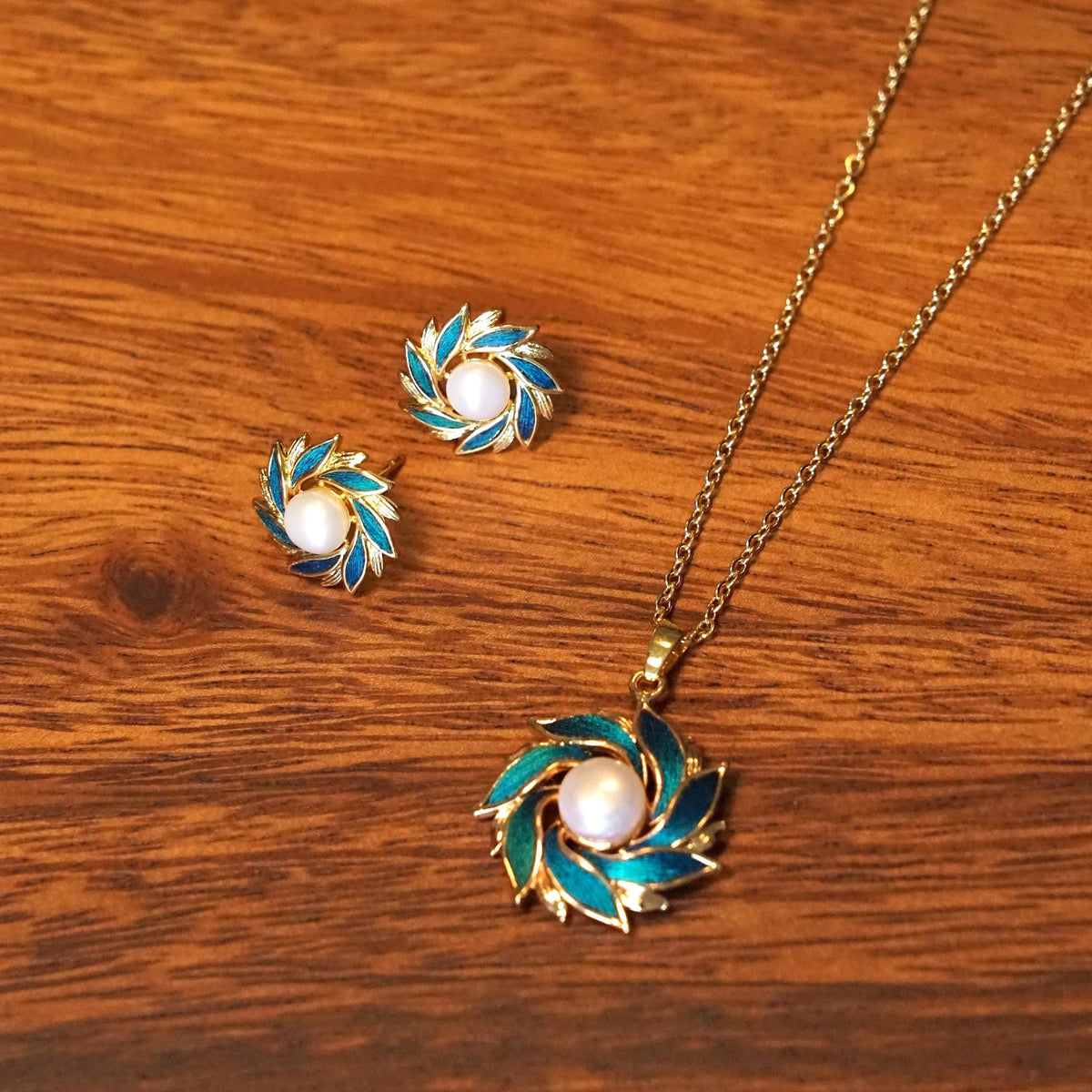 Pinwheel Stud Earrings