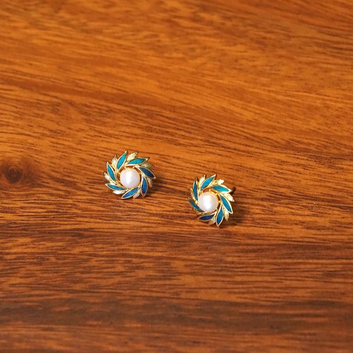 Pinwheel Stud Earrings