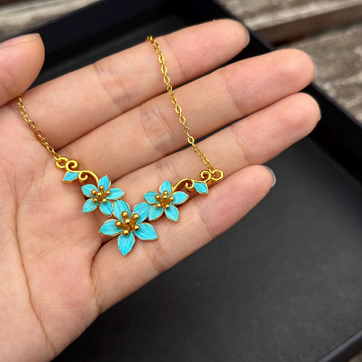Floral Necklace With Parrot Feather