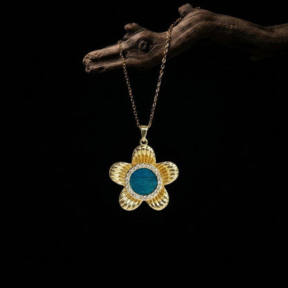 Spinning Flower Necklace With Peacock Feather
