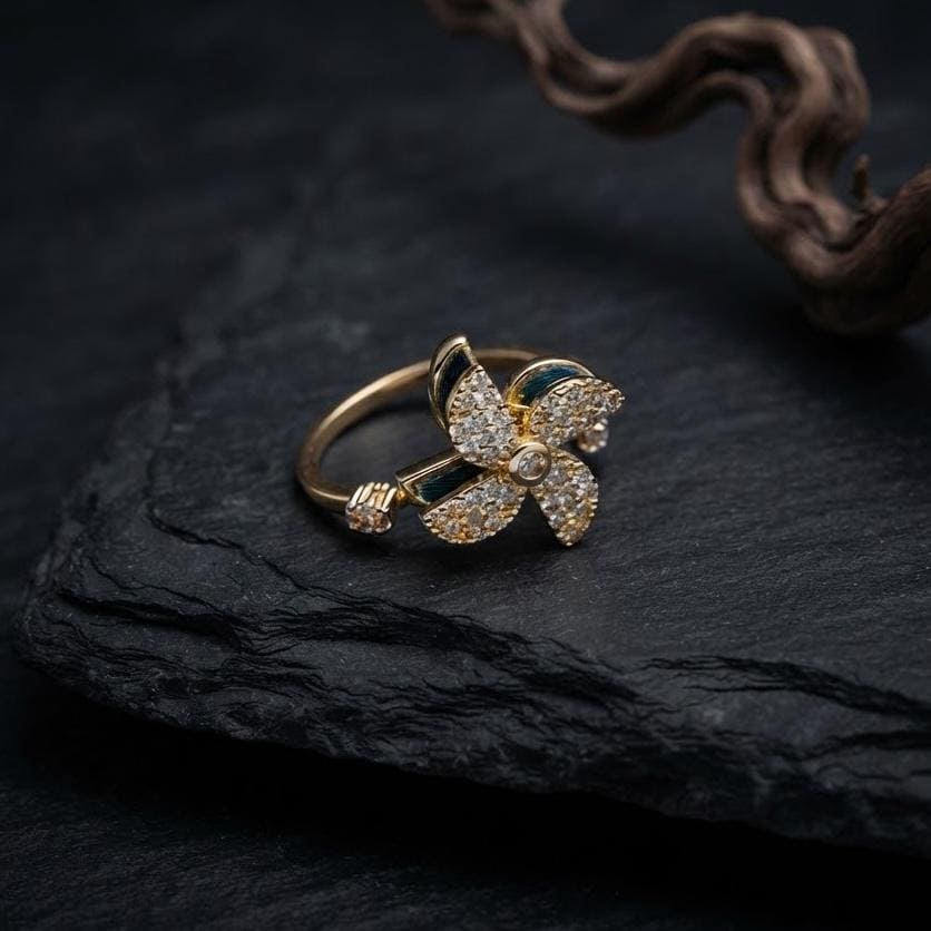 Pinwheel Spinner Ring — front view