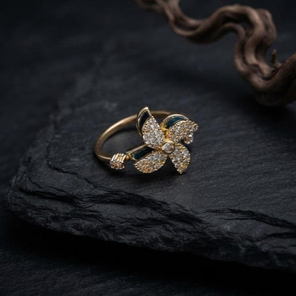 Pinwheel Spinner Ring — front view