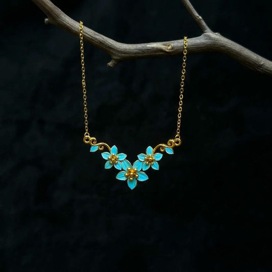 Floral Necklace With Parrot Feather